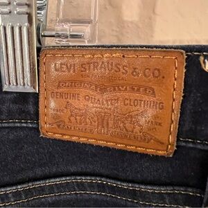 Levi’s Premium 311 Shaping Skinny Jeans Women’s Size 34 Dark Wash Stretch Denim